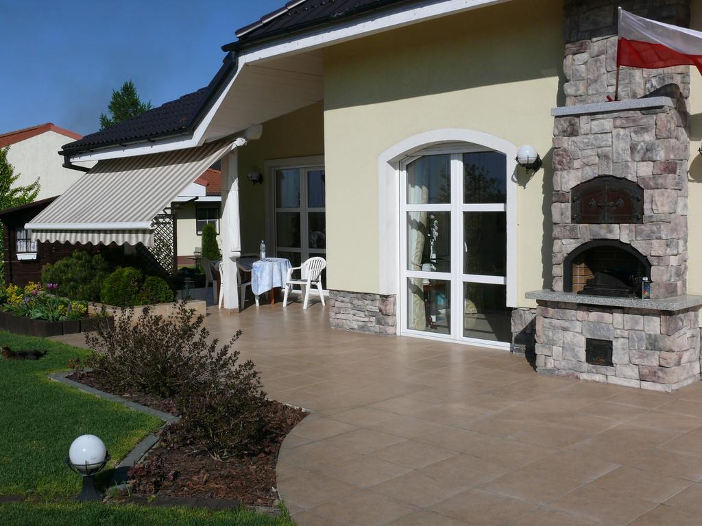 B&B Kamelia Komorniki  Exteriör bild