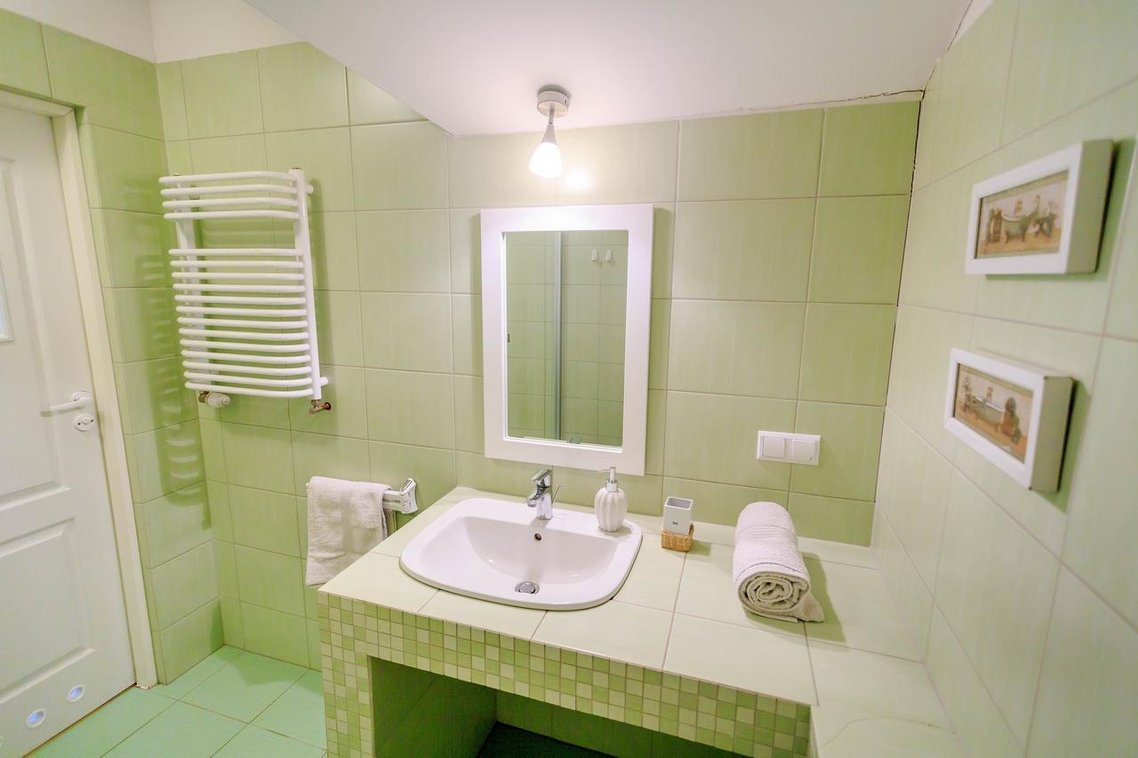 B&B Kamelia Komorniki  Exteriör bild