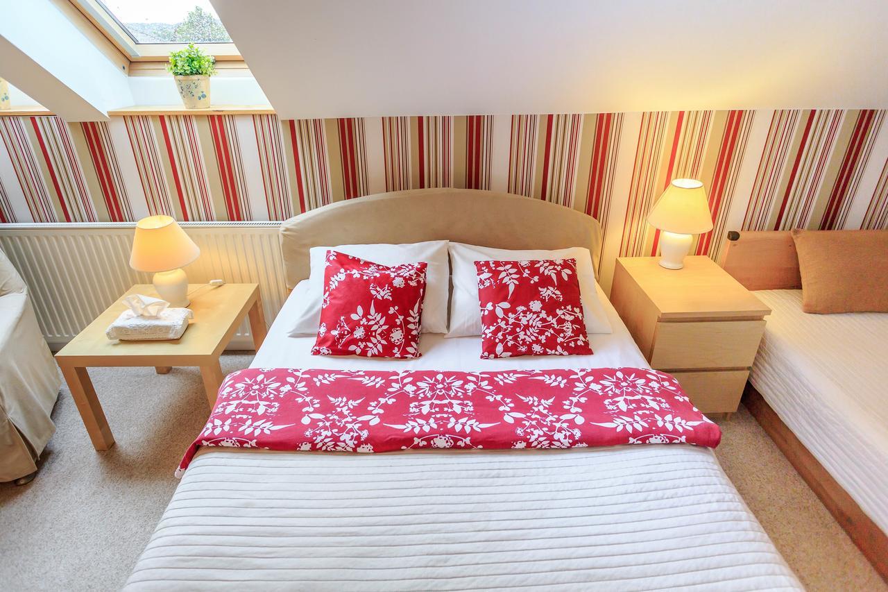 B&B Kamelia Komorniki  Exteriör bild