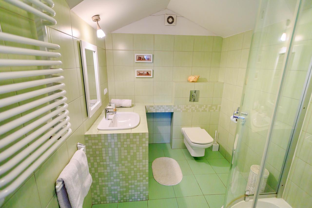 B&B Kamelia Komorniki  Exteriör bild
