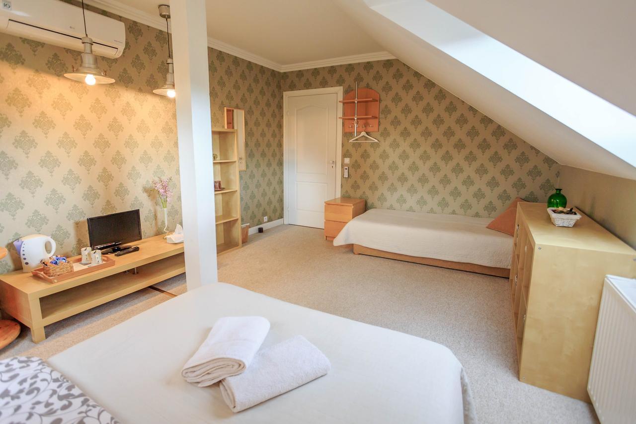 B&B Kamelia Komorniki  Exteriör bild