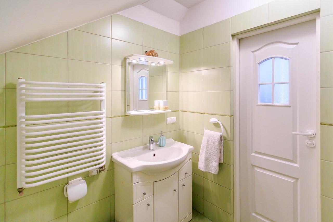 B&B Kamelia Komorniki  Exteriör bild